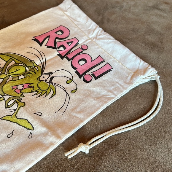 *Vintage* 1979 RAID “Bug Out to the Beach” Promo Drawstring Tote Bag - Picture 6 of 10
